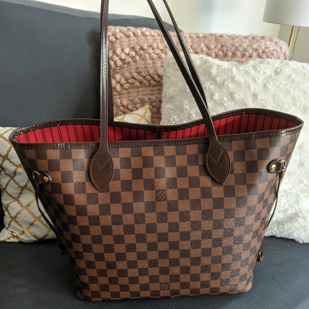 Louis Vuitton Neverfull MM in excellent condition!
